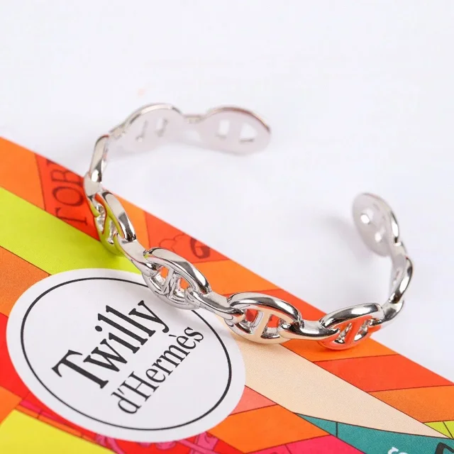 Hermès Jewelry H Pendant Necklace product detail image 10