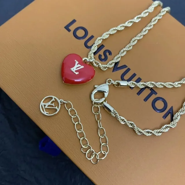 Louis Vuitton Jewelry Assorted Pendant Necklaces product detail image 4