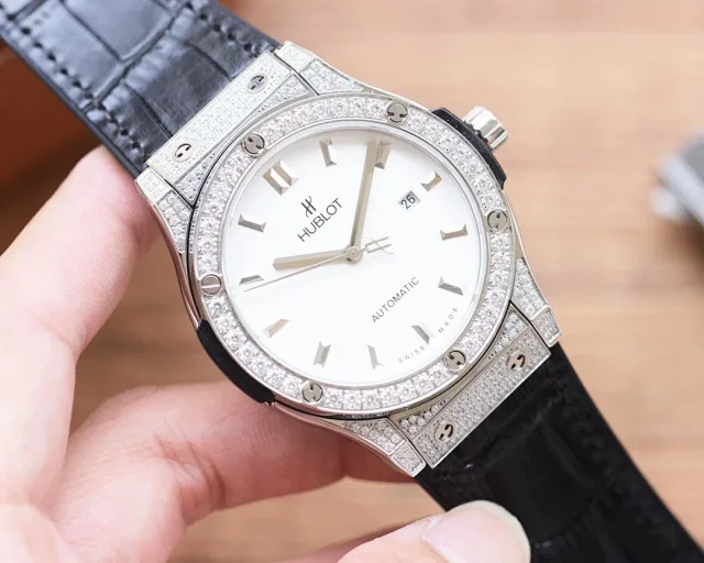 Hublot Watches Automatic date watch with crystal-set bezel and crocodile-pattern leather strap product detail image 3
