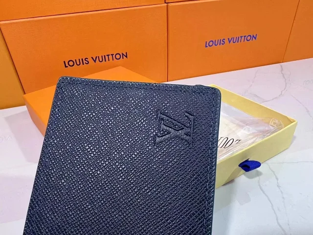 Louis Vuitton Wallets & Card Holders Monogram bifold wallet product detail image 19