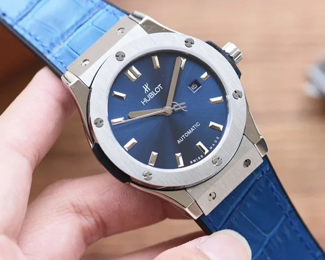 Hublot Watches Automatic date watch with crystal-set bezel and crocodile-pattern leather strap product detail image 9