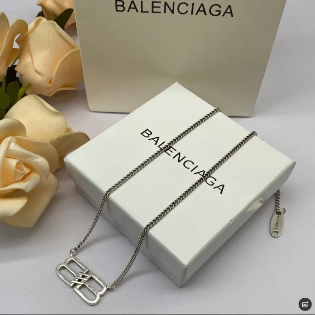 Balenciaga Jewelry BB Logo Pendant Necklace product detail image 5