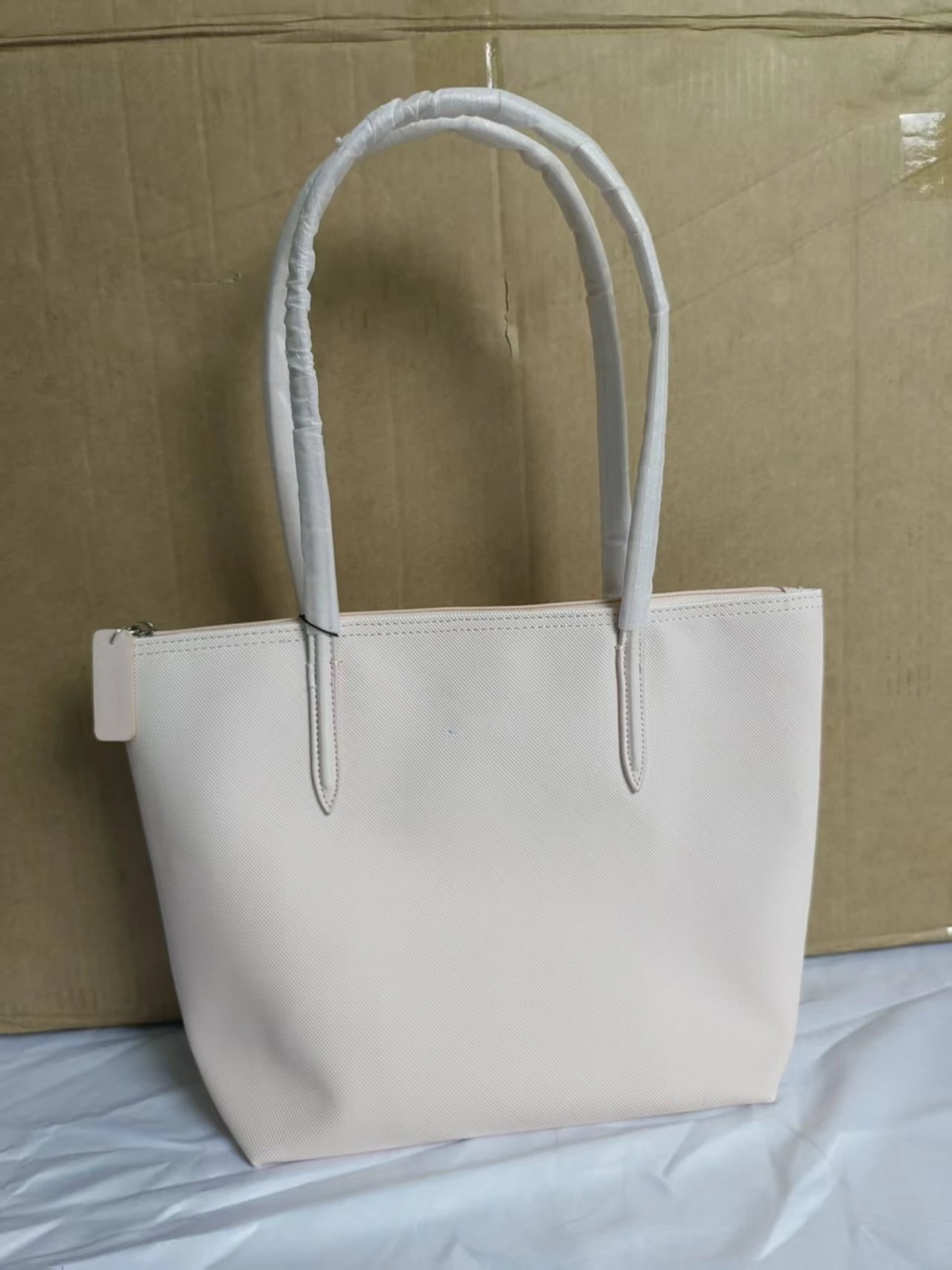 Lacoste Handbags Zip-top tote bag with long shoulder handles — Medium apricot pink