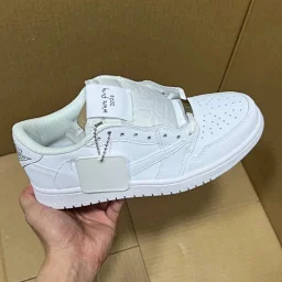 thumbnail for 【倒钩清远特价】AJ1倒勾系列！尺码36-47.5稳定输出！原厂正确皮料，版型 细节 打造超强福利，长期福利稳定输出！外贸 平台客户首选！