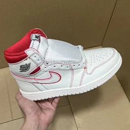 thumbnail for 【清远特价】AJ1高帮系列！尺码36-47.5稳定输出！原厂正确皮料，版型 细节 打造超强福利，长期福利稳定输出！外贸 平台客户首选！