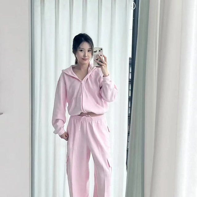 Skims Sweatpants/Hoodie: seller detail photo 2