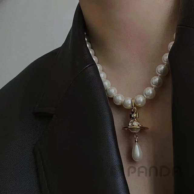 Vivienne Westwood Necklace: seller detail photo 12