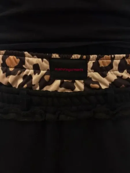 Design 'Save Me From This Hell' Graphic Sweatpants Black - 5