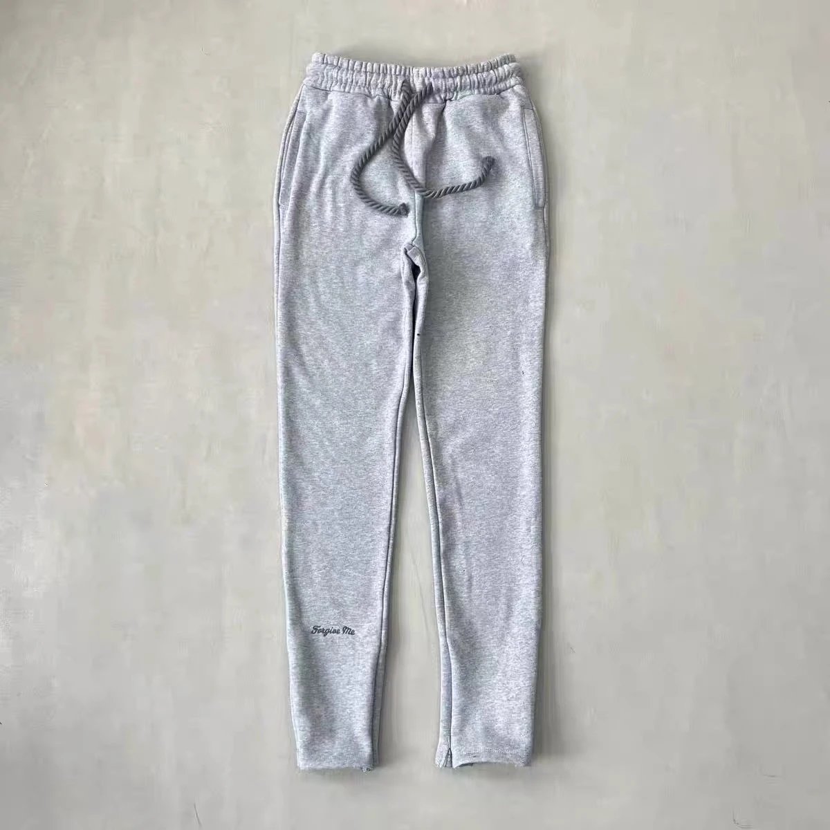 SY (gray/black) trousers