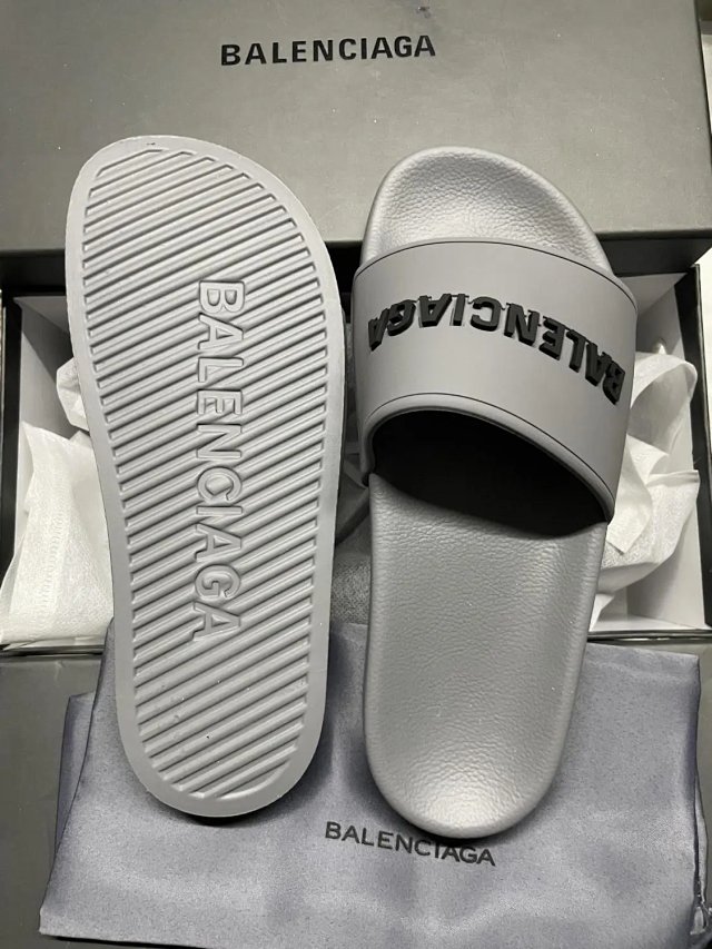 Balenciaga Pool Slides: seller detail photo 5