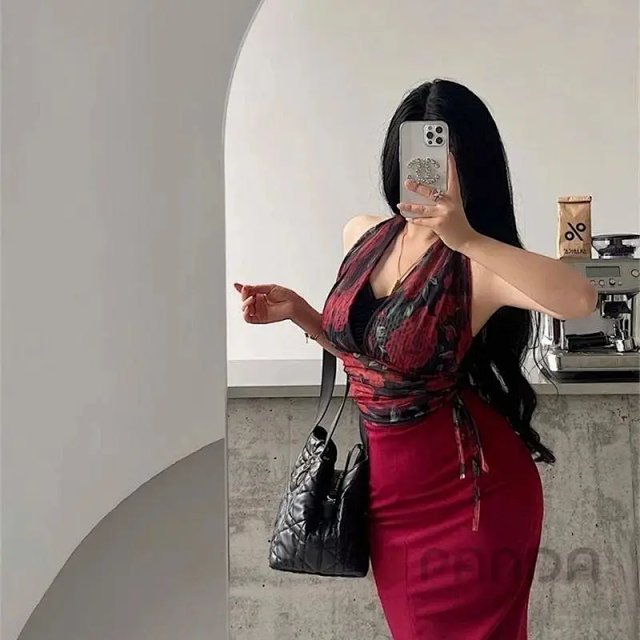 Hollowed-out backless halter top: seller detail photo 13