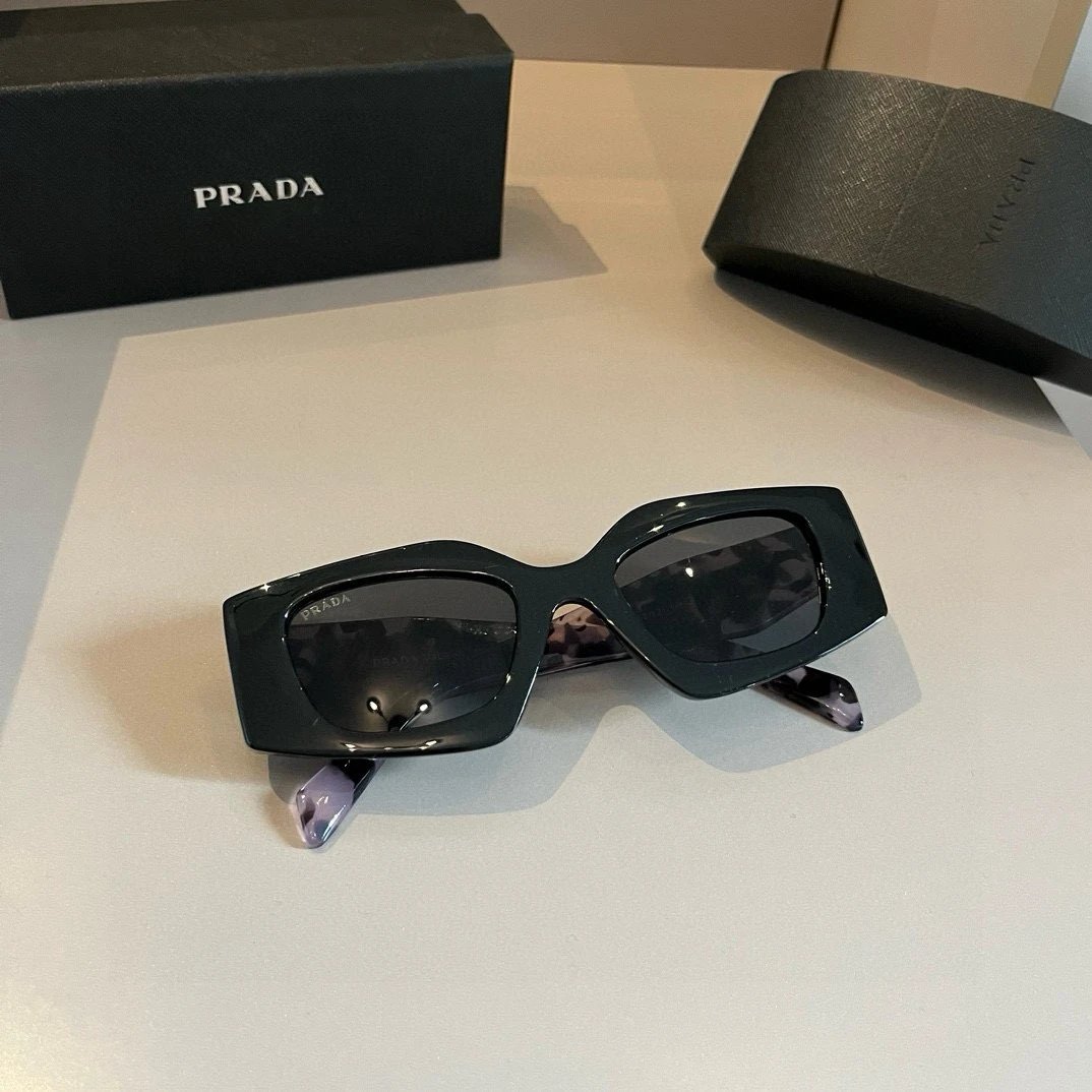 Prada Sunglasses foto 5