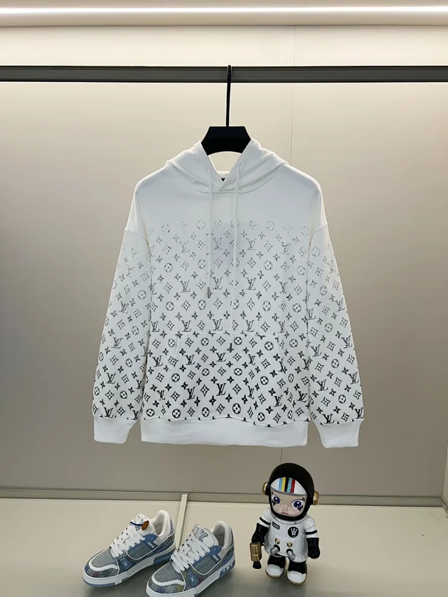 Louis Vuitton Hoodies & Sweatshirts Drawstring pullover hoodie with kangaroo pocket product detail image 11