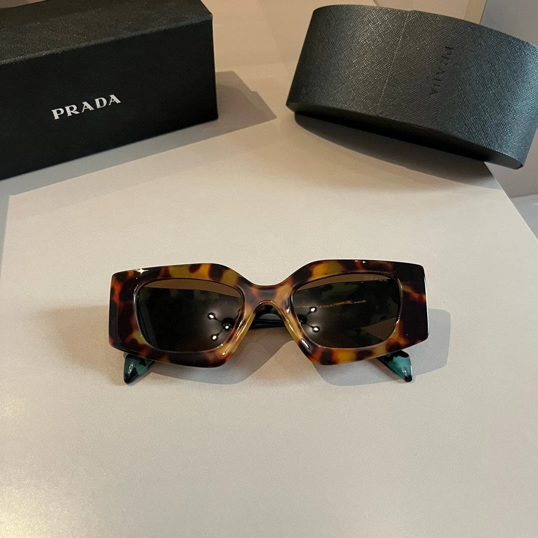 Prada Sunglasses foto 6