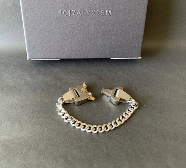 1017 Alyx 9Sm Industrial Fan Metal Buckle Bracele: seller detail photo 3