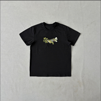 Black floral t-shirt/black Florals