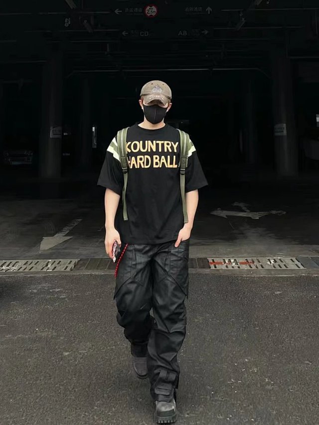 T-Shirt: seller detail photo 1