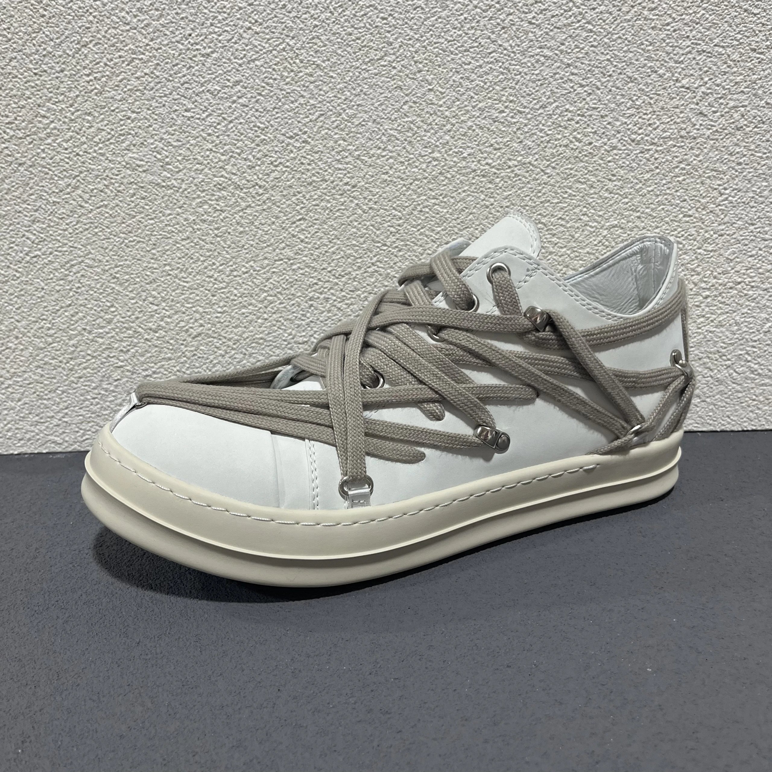 White Five-Pointed Star Leather Low