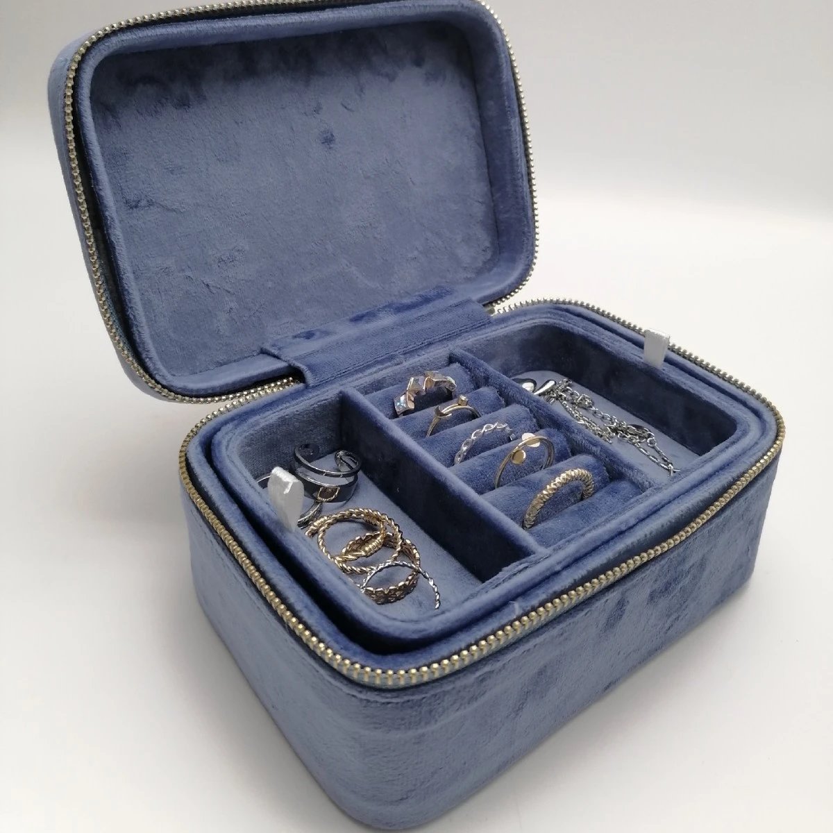 Wholesale flannel jewelry storage box jewelry storage earrings ring necklace portable storage box LG723