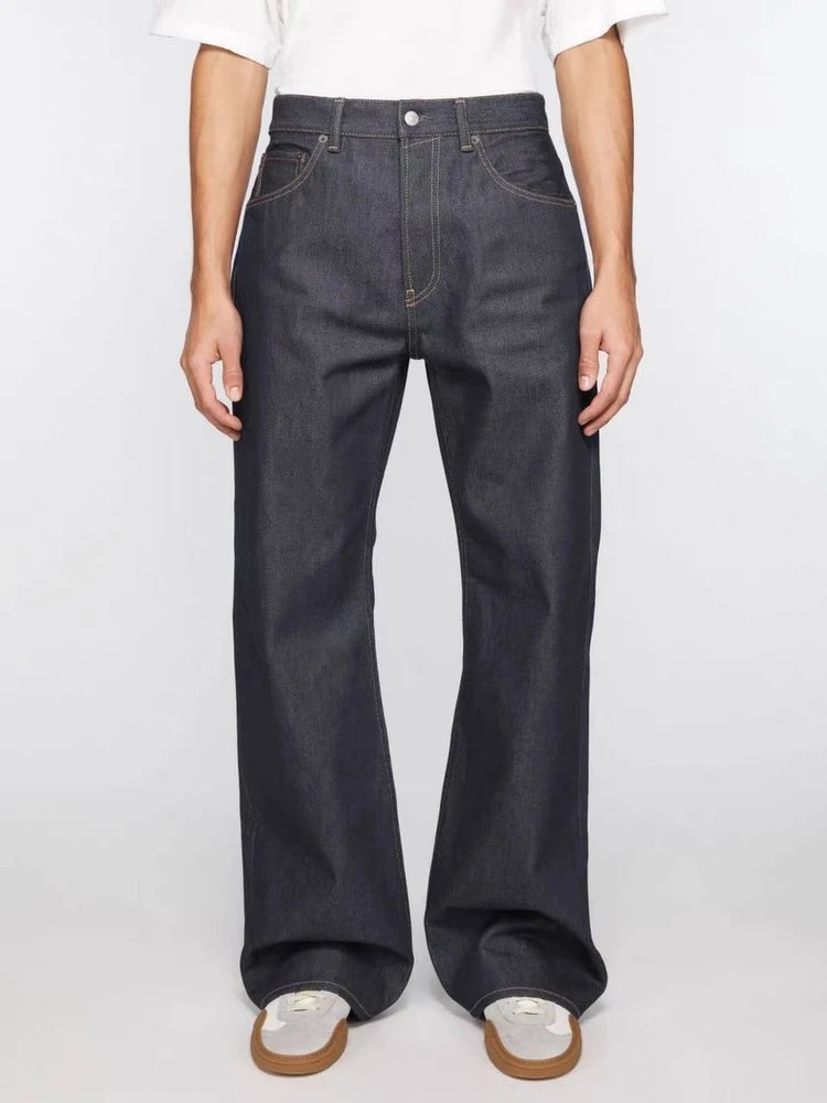 Straight Jeans · 2