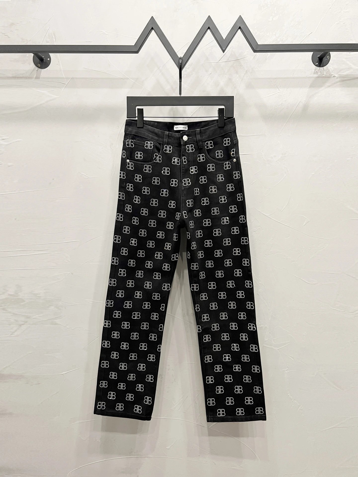 Balenciaga Jeans Straight-Leg Logo — 3209019CPZC