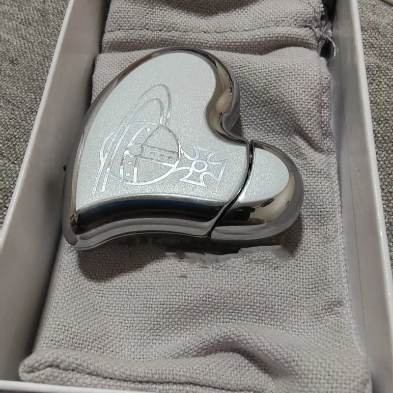Limited heart lighter-white gift box