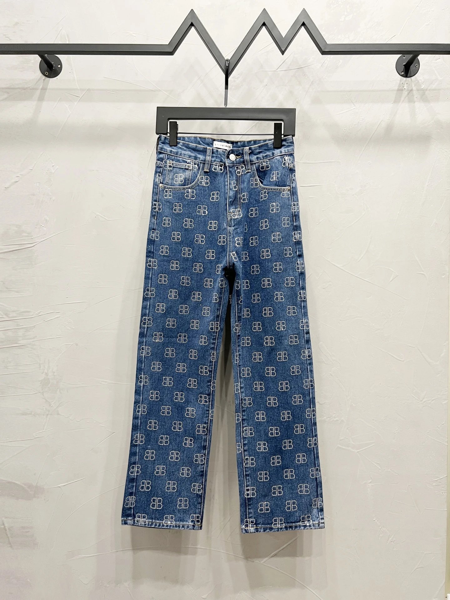 Balenciaga Jeans Straight-Leg Logo — 3209020CPZC