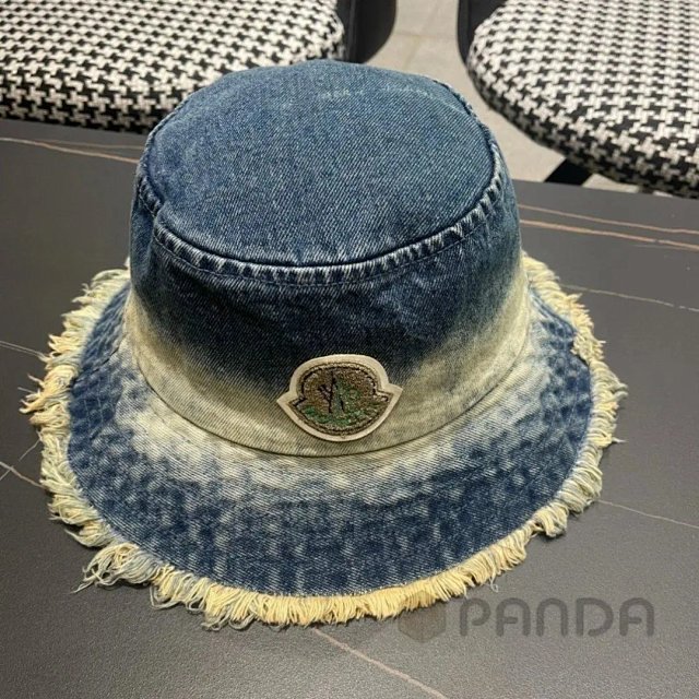 Moncler Hat: seller detail photo 11