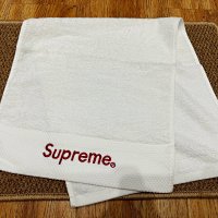 B style white red label