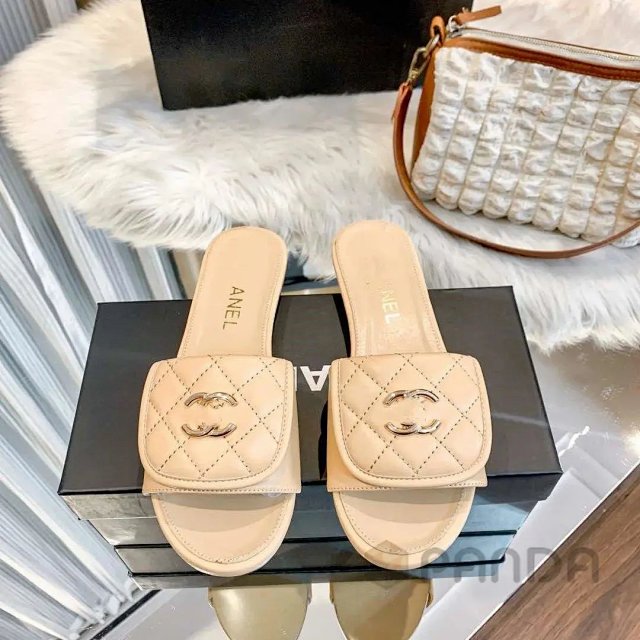 Chanel Slipper: seller detail photo 8