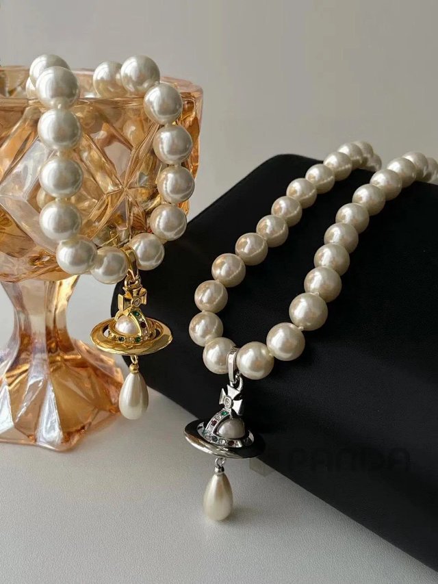 Vivienne Westwood Necklace: seller detail photo 10