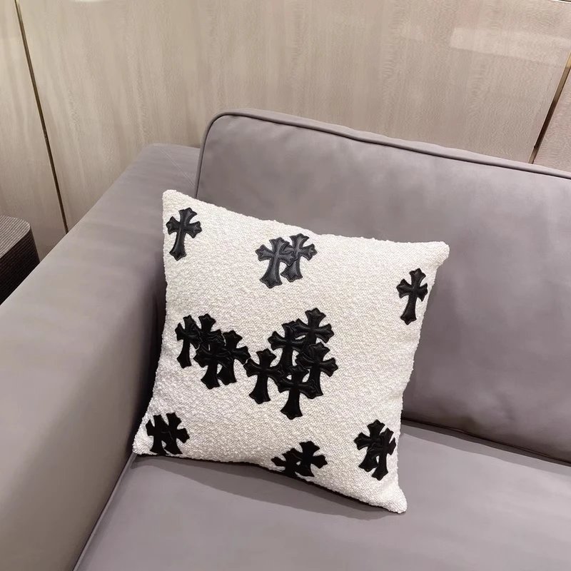 lamb's Cross Embroider Black