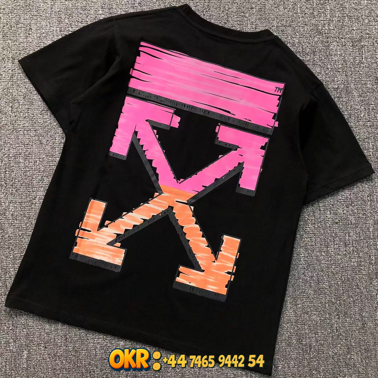 Off-White T-Shirts Short-Sleeve Crew-Neck Arrow Graphic Print — 7