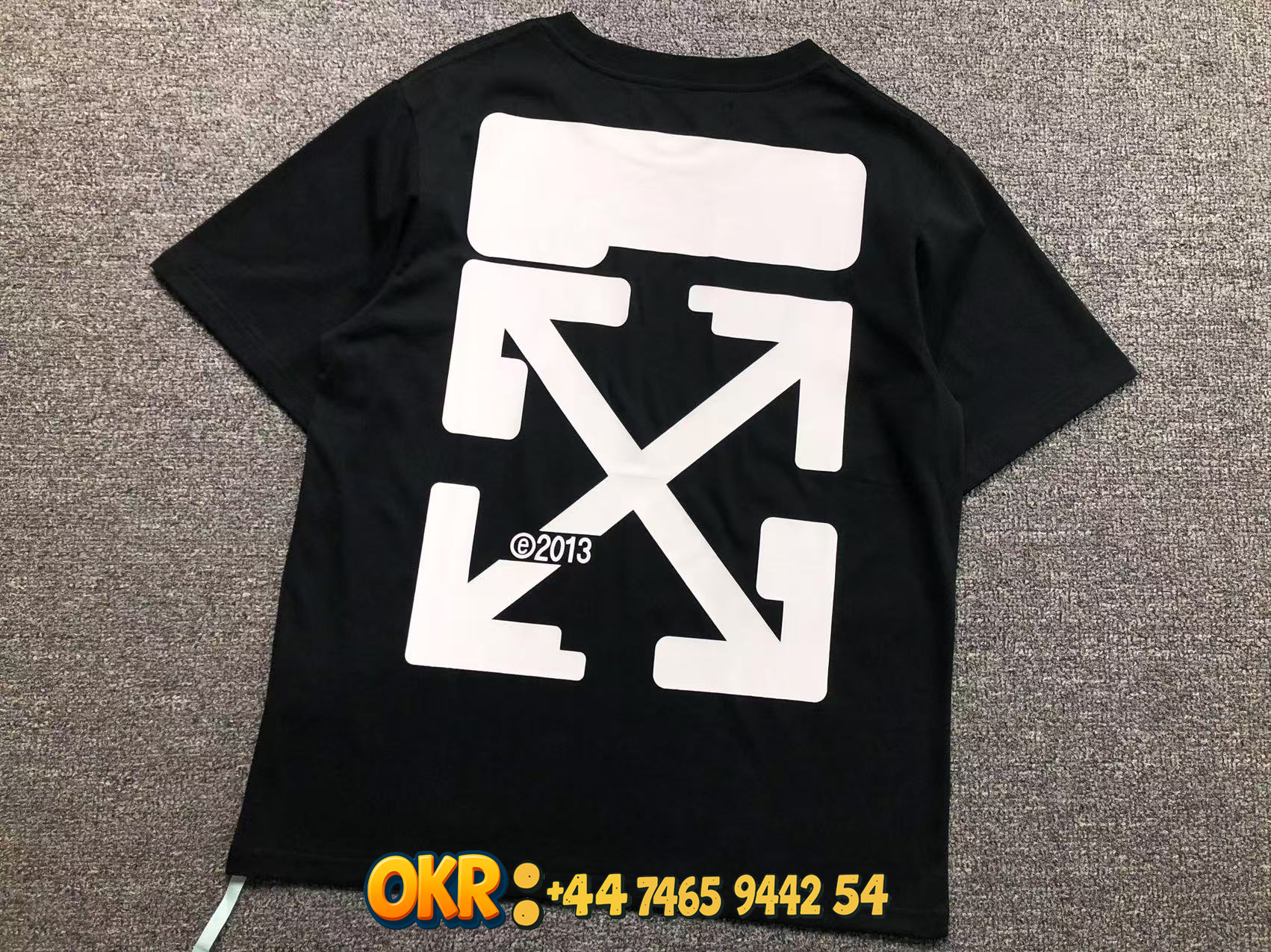 Off-White T-Shirts Short-Sleeve Crew-Neck Arrow Graphic Print — 11