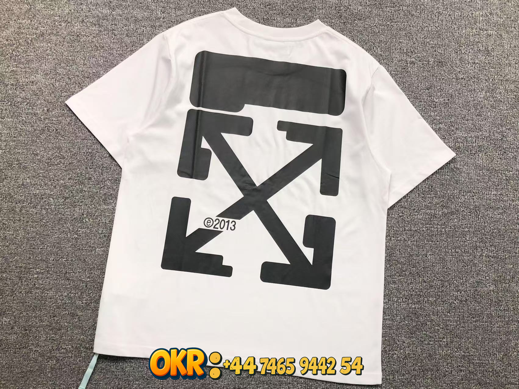 Off-White T-Shirts Short-Sleeve Crew-Neck Arrow Graphic Print — 10
