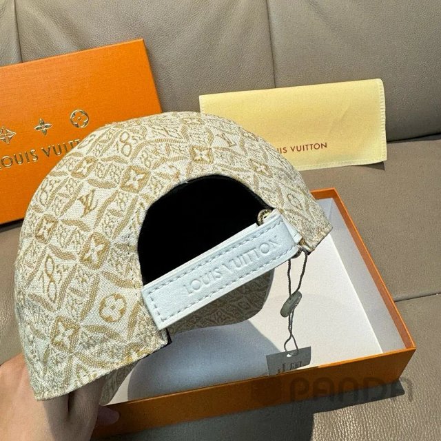 Lv Baseball cap: seller detail photo 13