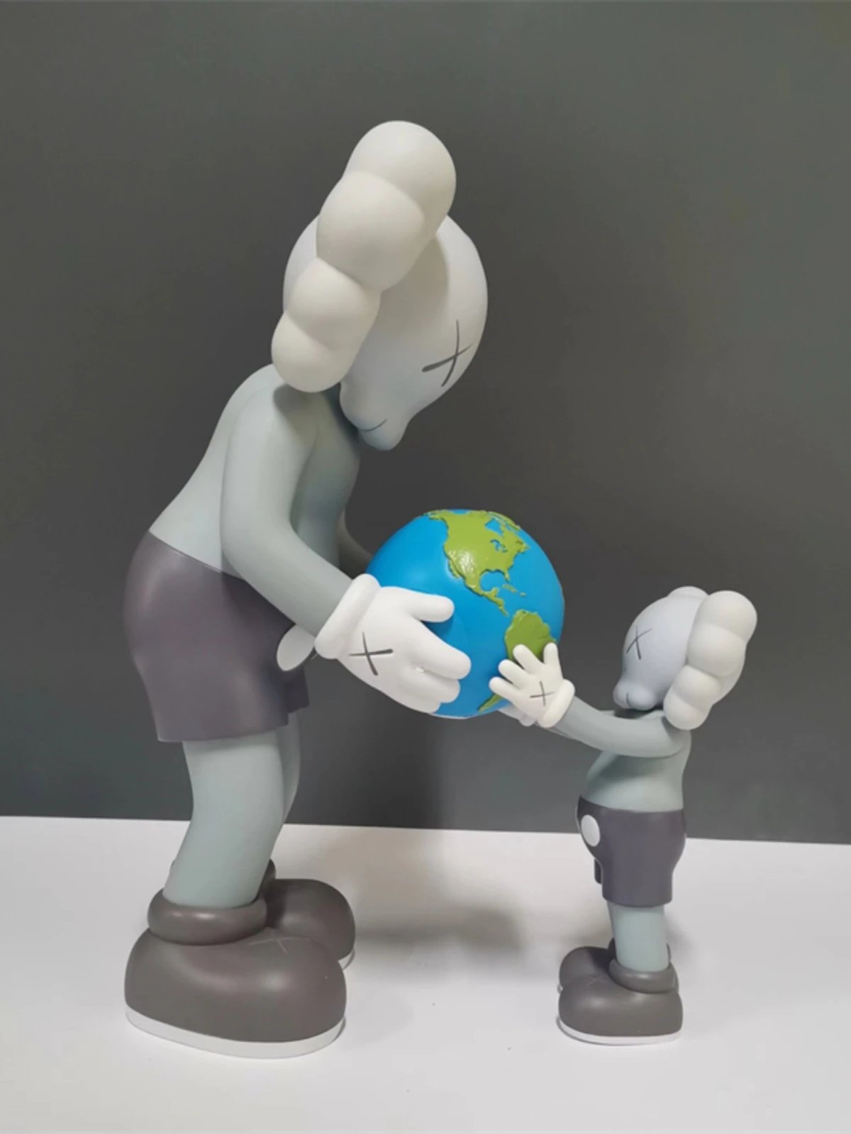 Kaws Figure | 39 colorways