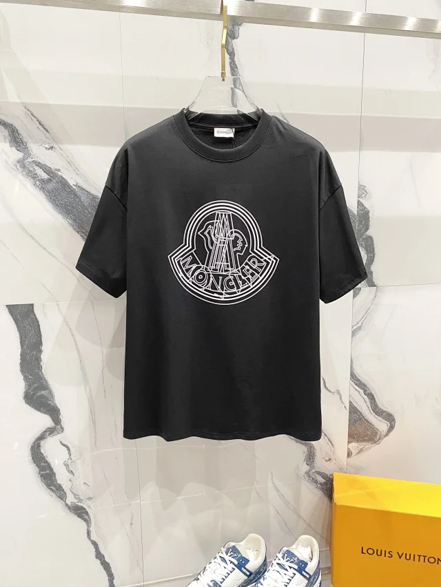 Moncler T-Shirts Short-Sleeve Logo Graphic T-Shirt product detail image 2
