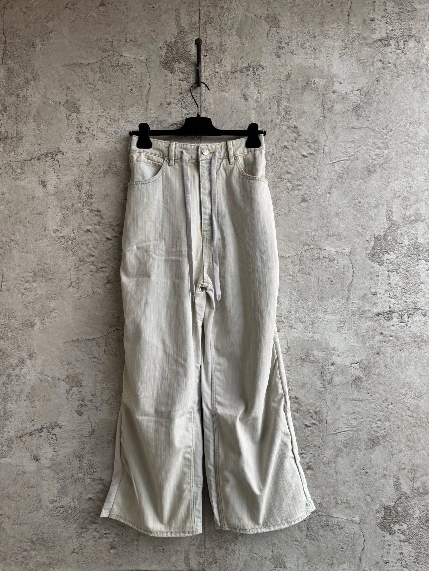 Washed Jeans · 2