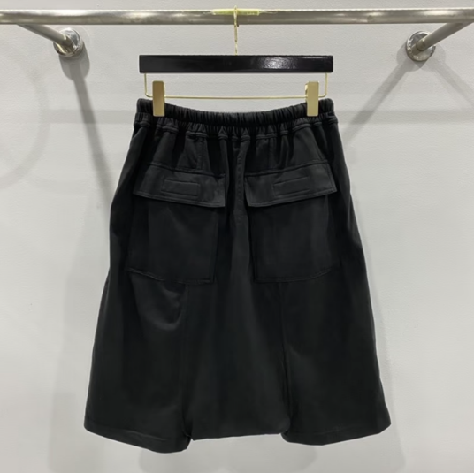 Design Split Hem Drawstring Shorts Black - 3