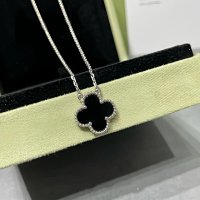 Van Cleef & Arpels necklace — seller photo 4
