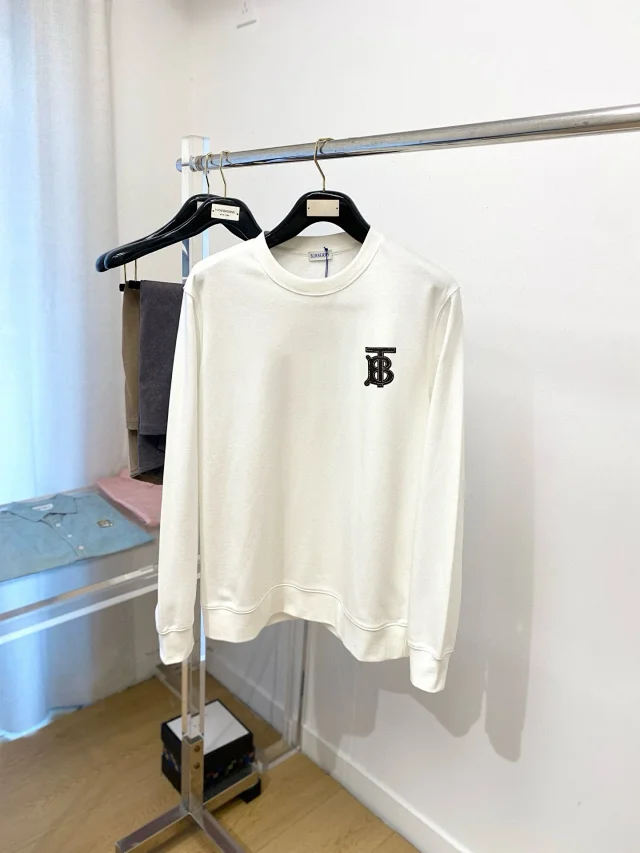 Burberry Hoodies & Sweatshirts Crew-Neck Logo Patch Sweatshirt product detail image 2