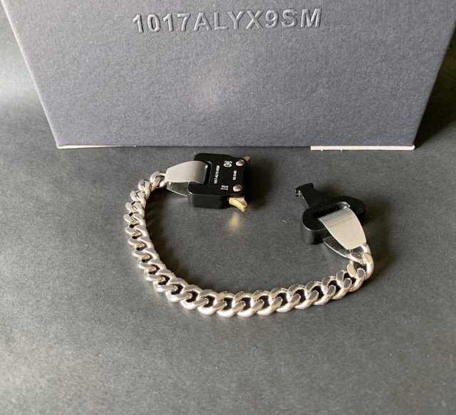 1017 Alyx 9Sm Industrial Fan Metal Buckle Bracele: seller detail photo 4