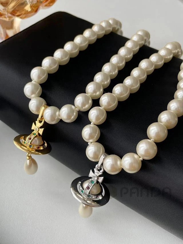 Vivienne Westwood Necklace: seller detail photo 9