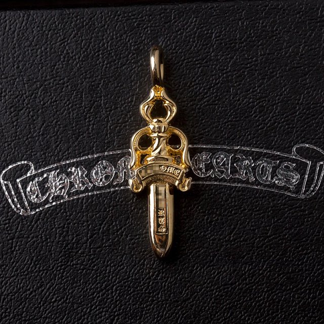 Mustang Manor 925 Silver Inlaid with Diamonds and Zircons: seller detail photo 2