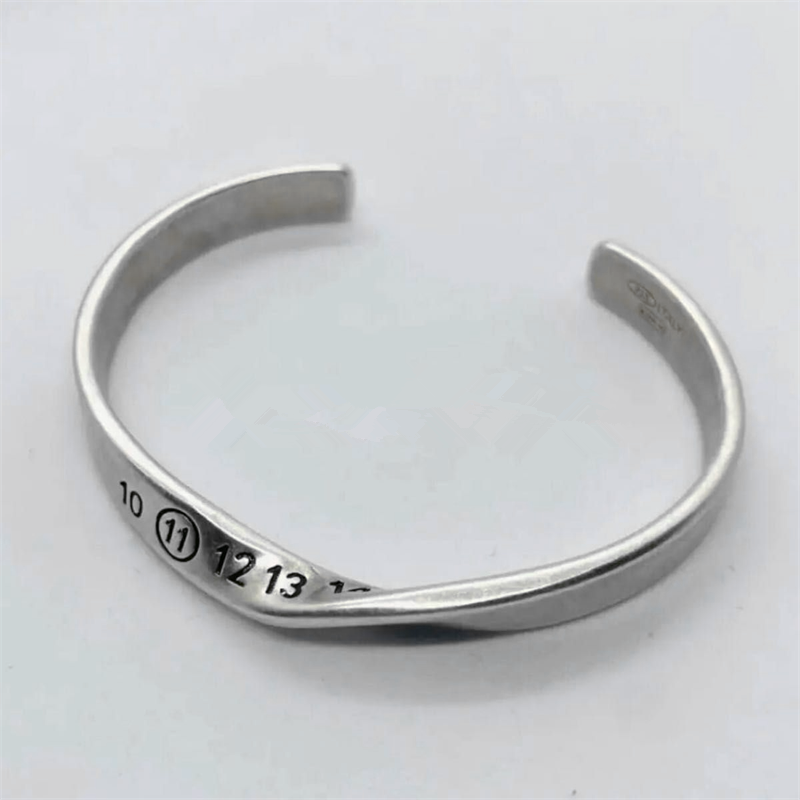 Froid Tiedeur Design Twisted Number · 3