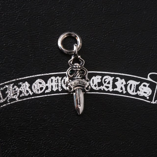 Mustang Manor 925 Silver Inlaid with Diamonds and Zircons: seller detail photo 4