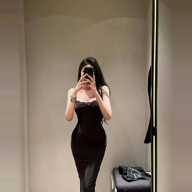 Skims Dress: seller detail photo 3