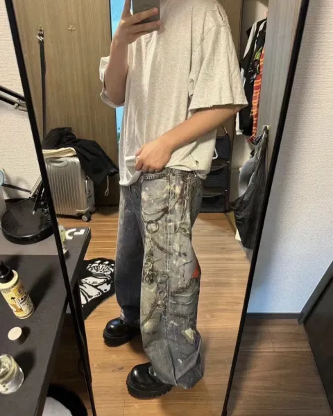 Design Custom Chain-Embellished Distressed Wide-Leg Jeans - 3