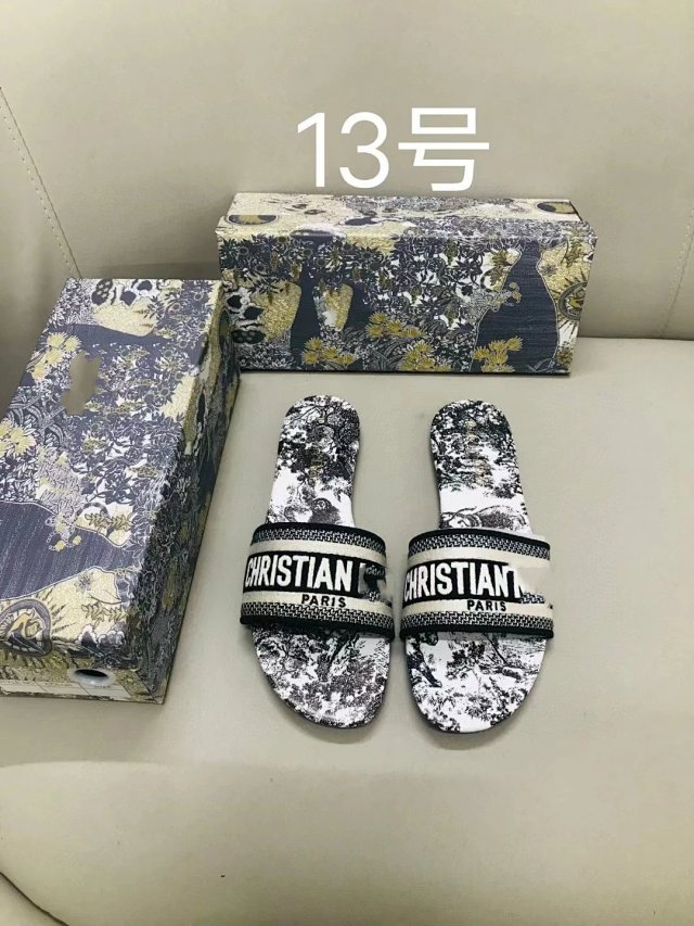 Dior Slippers: seller detail photo 9